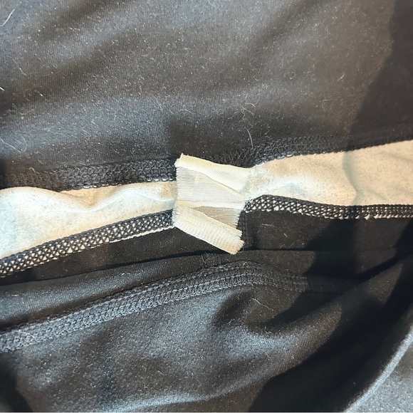 Bundle of Three Fabletics Active Pants – Tie-Dye and Capri Style, Size XS - Picture 14 of 15